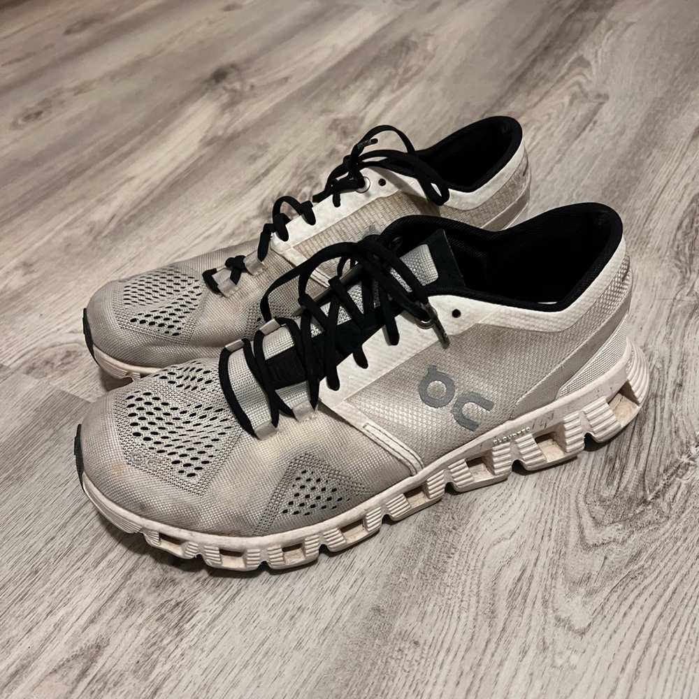 Used On Cloud Running Shoes Size 8